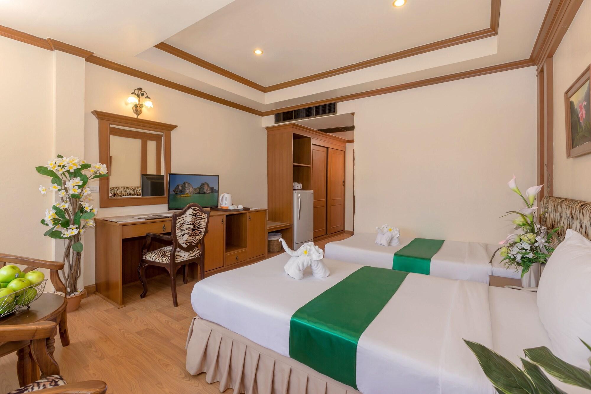 Tiger Inn Patong Luaran gambar