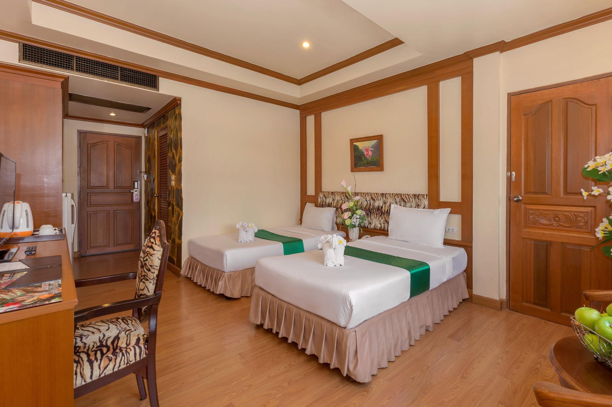 Tiger Inn Patong Luaran gambar