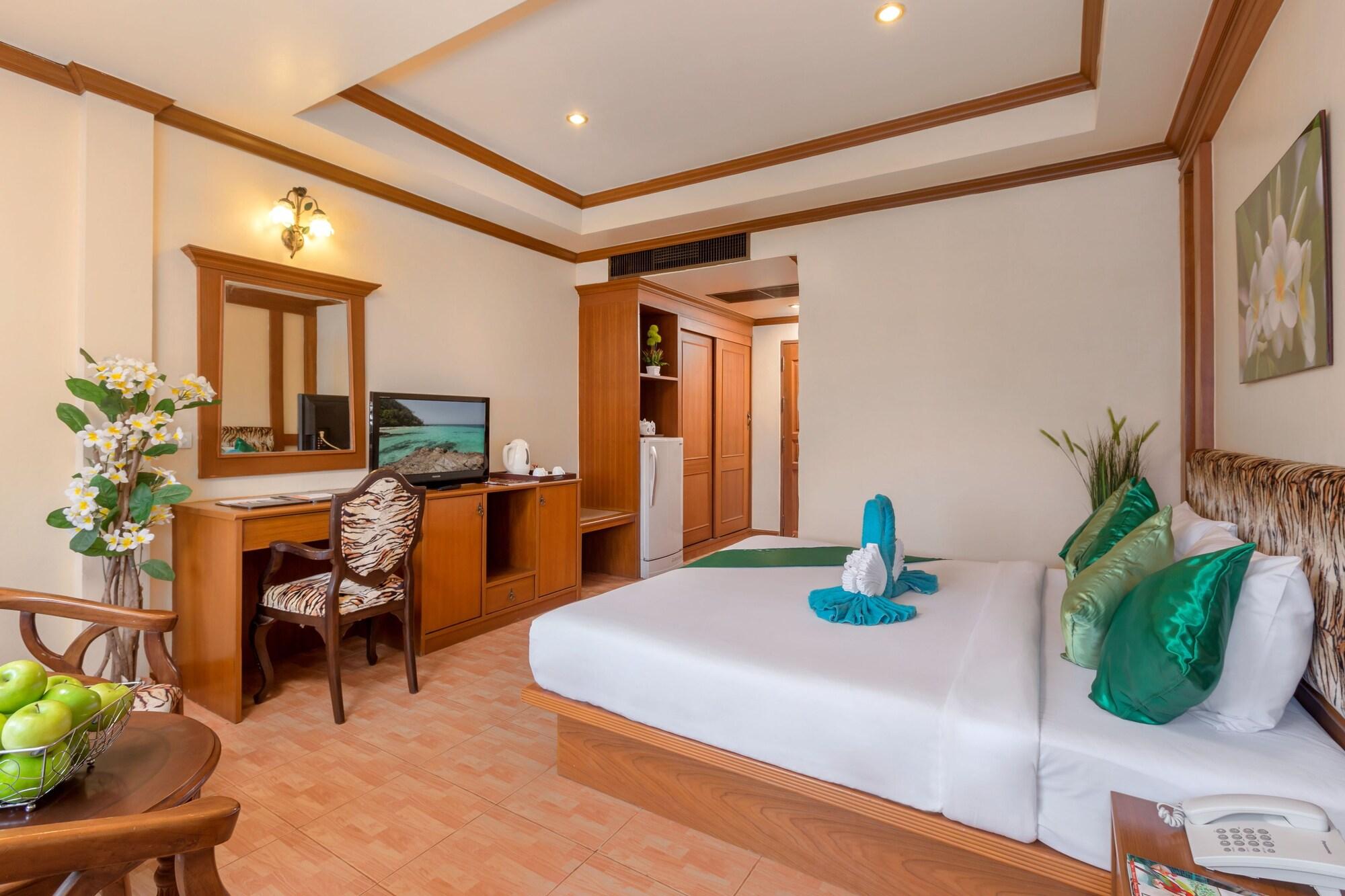 Tiger Inn Patong Luaran gambar