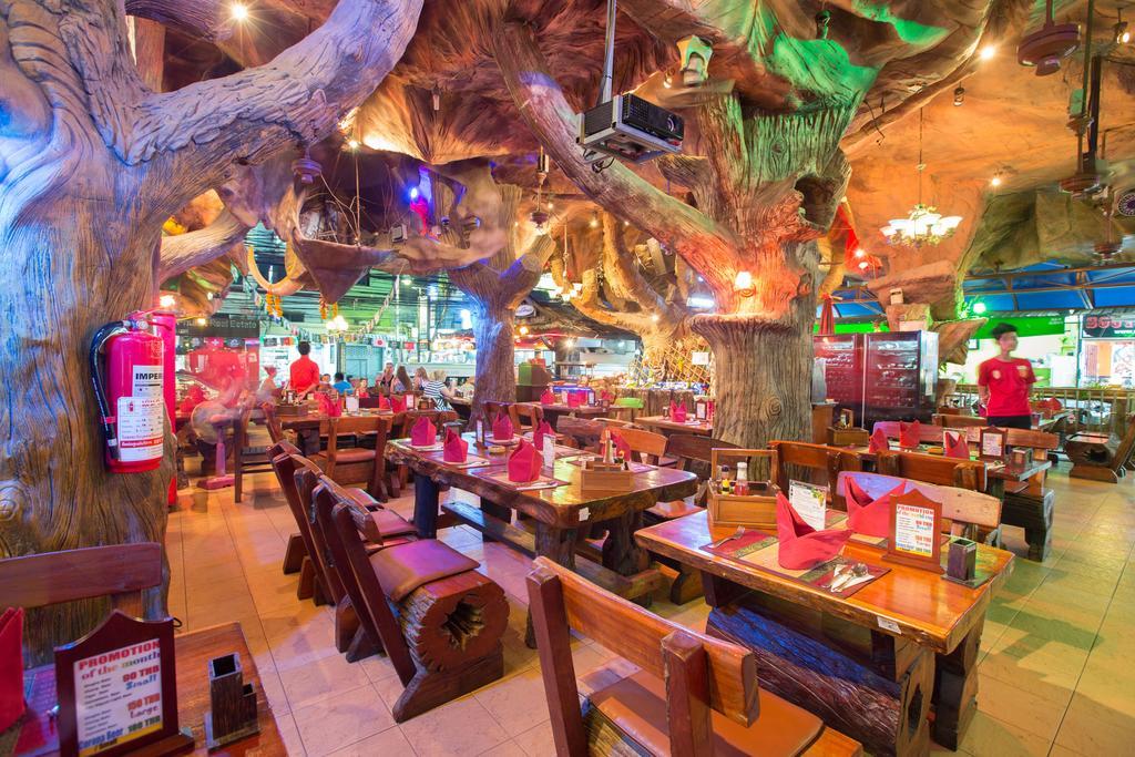 Tiger Inn Patong Luaran gambar