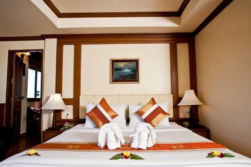 Tiger Inn Patong Luaran gambar
