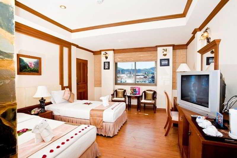 Tiger Inn Patong Luaran gambar