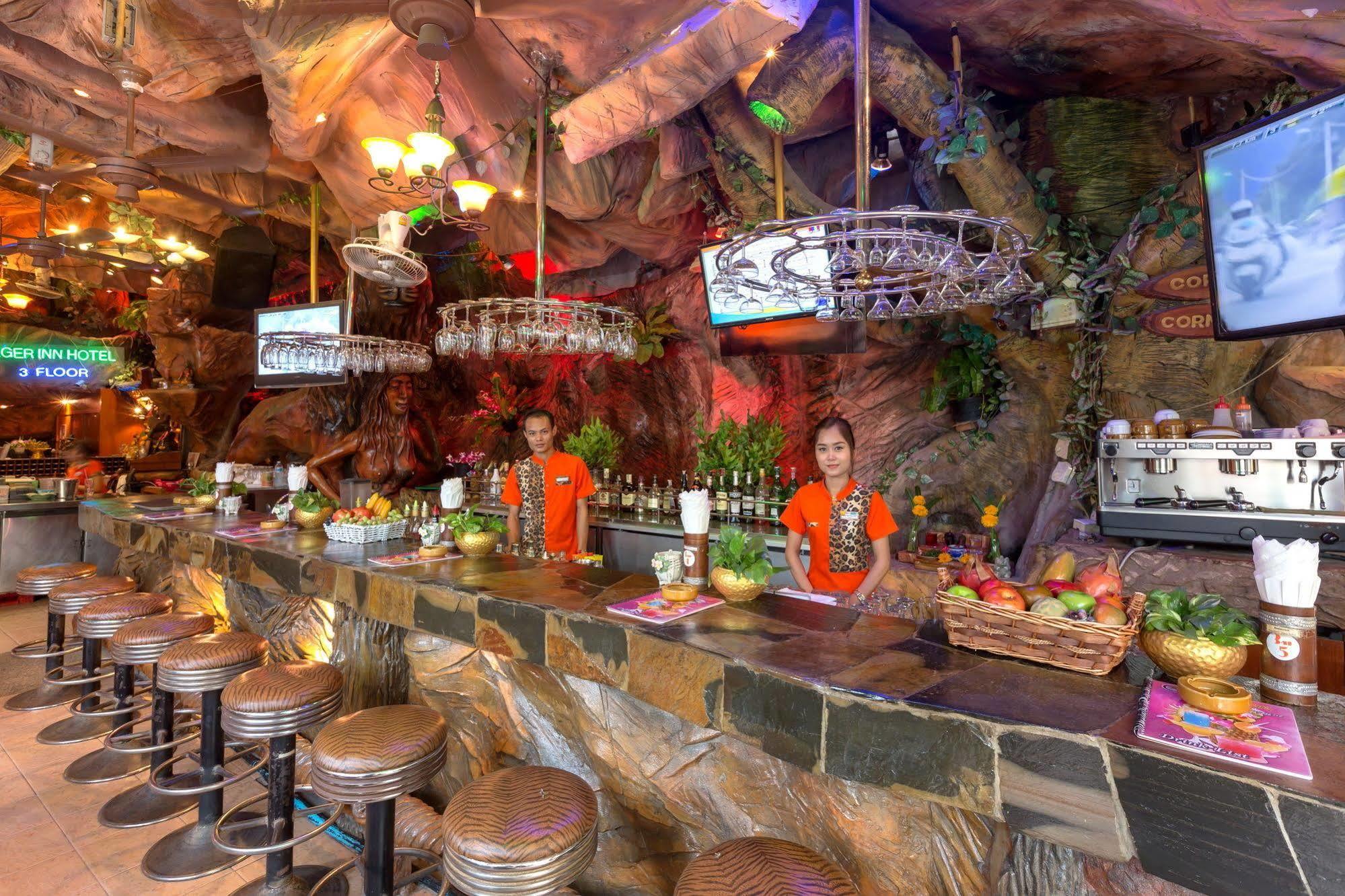 Tiger Inn Patong Luaran gambar