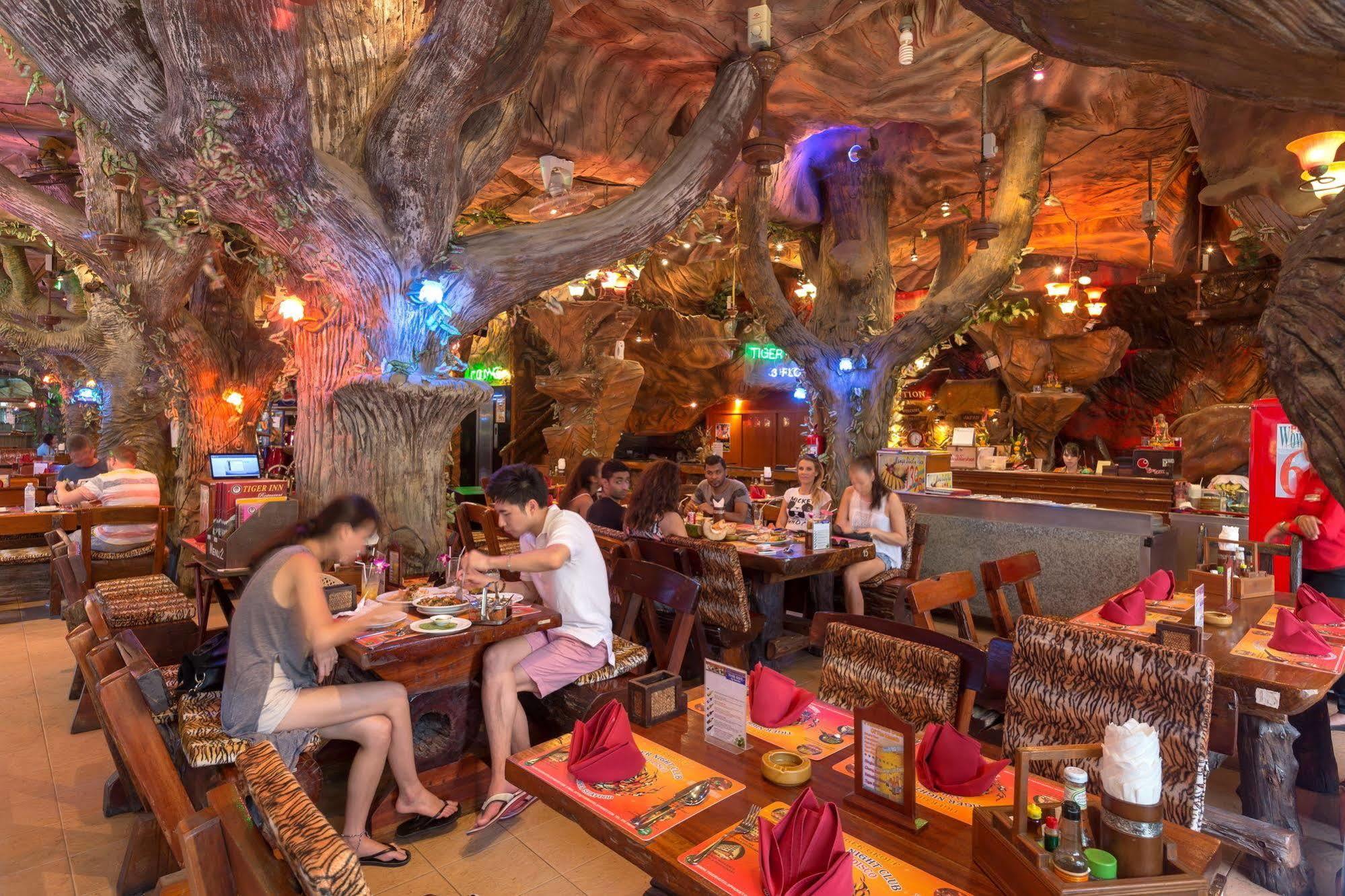 Tiger Inn Patong Luaran gambar