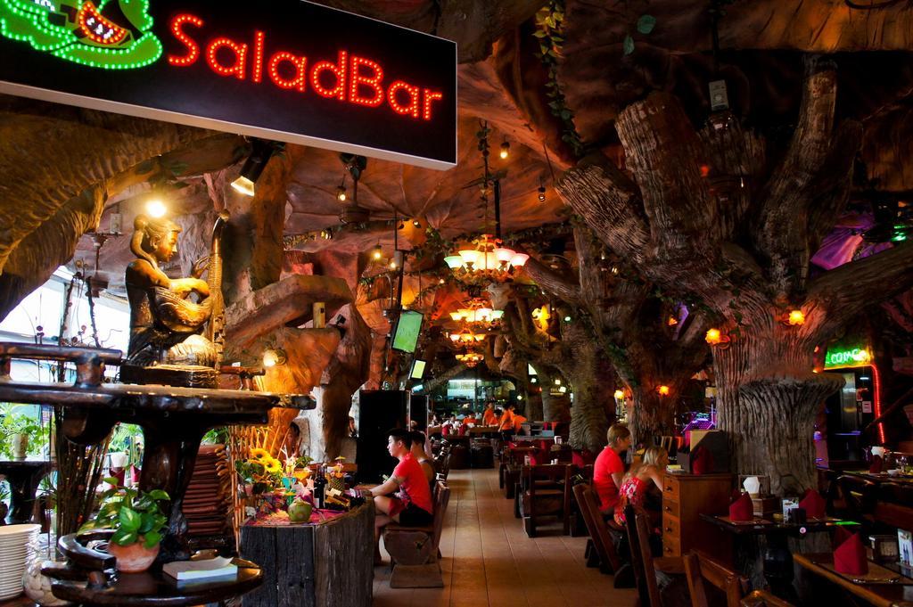 Tiger Inn Patong Luaran gambar